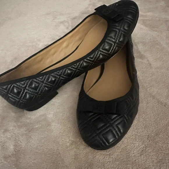 Tory Burch shoes 🖤 - Picture 4 of 6